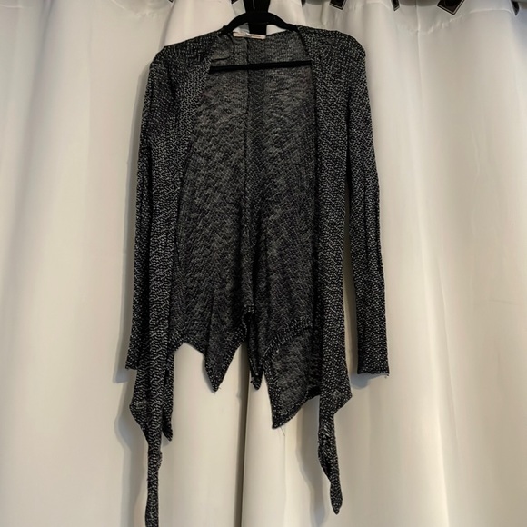 Foreign Exchange Cute & Comfy Drape Front Cardigan! - Picture 1 of 4